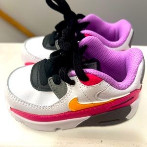 Baby Girl Nike Air Max 90 LTR. In Great condition/ like new. Size : 5C